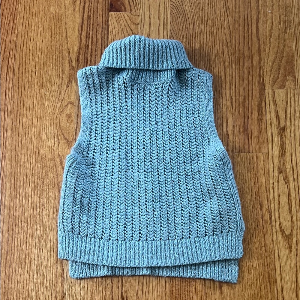Banana Republic Light Blue turtle Neck sleeveless Sweater Vest small
